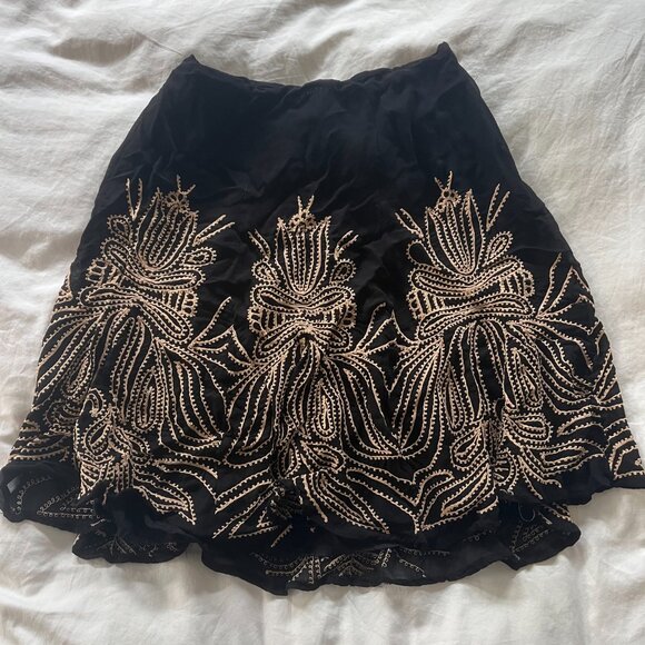 Soft Surroundings Embroidered Chiffon Black Knee Skirt Size M Gold Embroidery - Picture 1 of 4